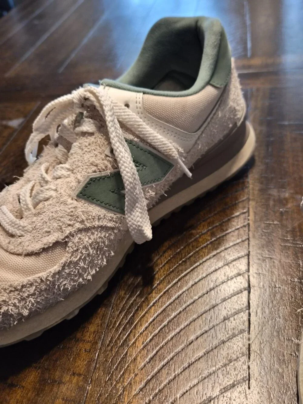 New Balance 574 Mens Sz 10.5 Ivory Green Athletic Running Walking Shoes Sneakers